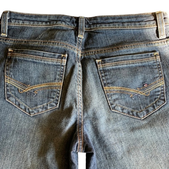 Tommy Hilfiger Jean Shorts Ladies Sz 4 Medium Wash Mid Rise Mid Length Shorts - Picture 9 of 10